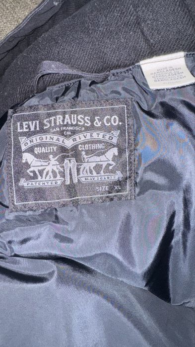 Casaco Levis preto