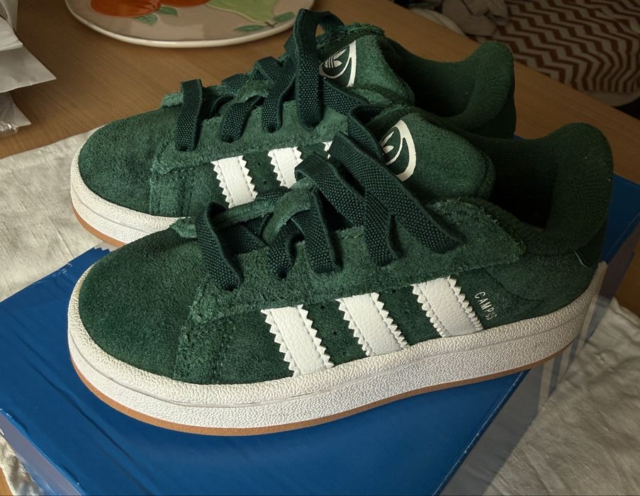 Кросівки adidas 26,5