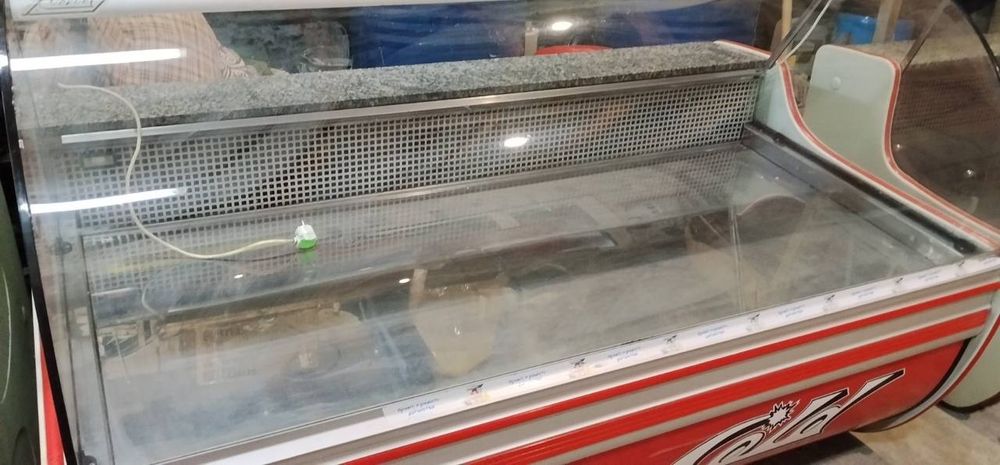 Витрина Cold красная