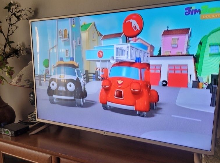 Telewizor LG 42 cale + dekoder