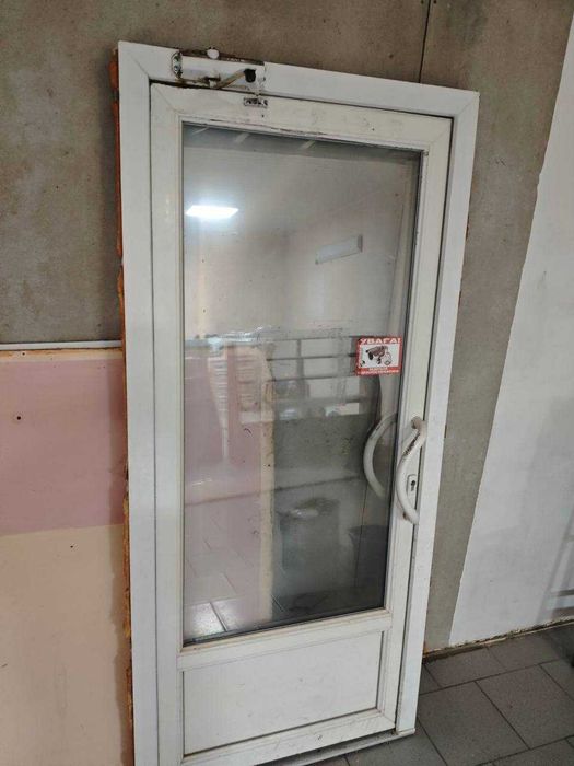 Продам дверь наружная входная VIKONDA