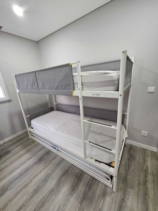 Beliche Vitval Ikea 3 camas e colchões
