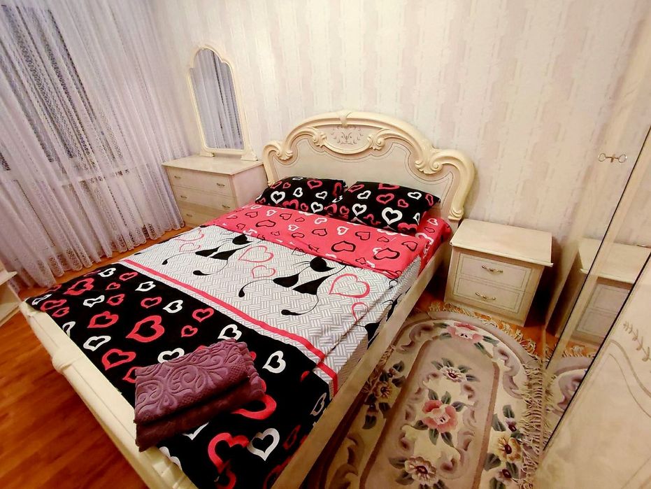 2-кім. Соборна. РОМАНТИЧНА СТУДІЯ, Кухня - ПІЛОН. Подобово. Ціна доби.