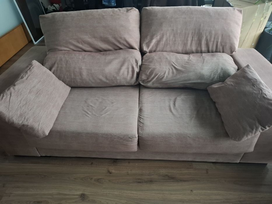 Sofá de 2 lugares, com assentos extensíveis