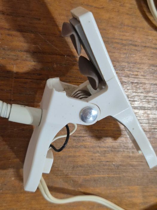 Reflektor z klamrą LED, biały IKEA