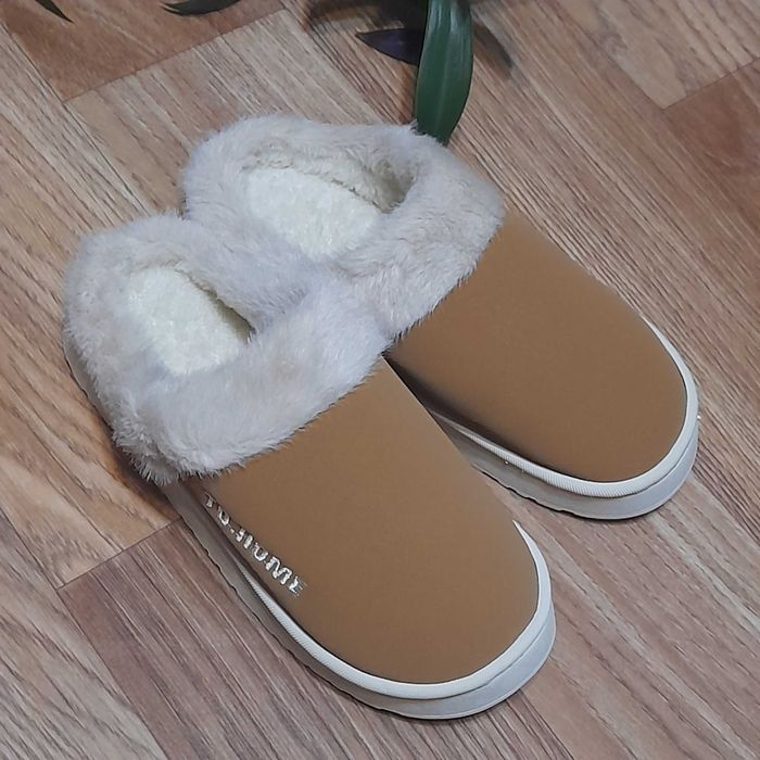 Домашние тёплые тапочки.