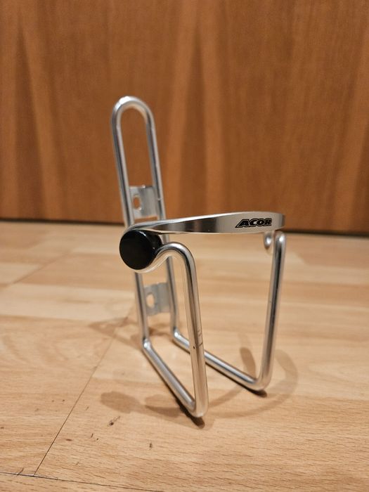 Lekki koszyk aluminiowy na bidon ACOR