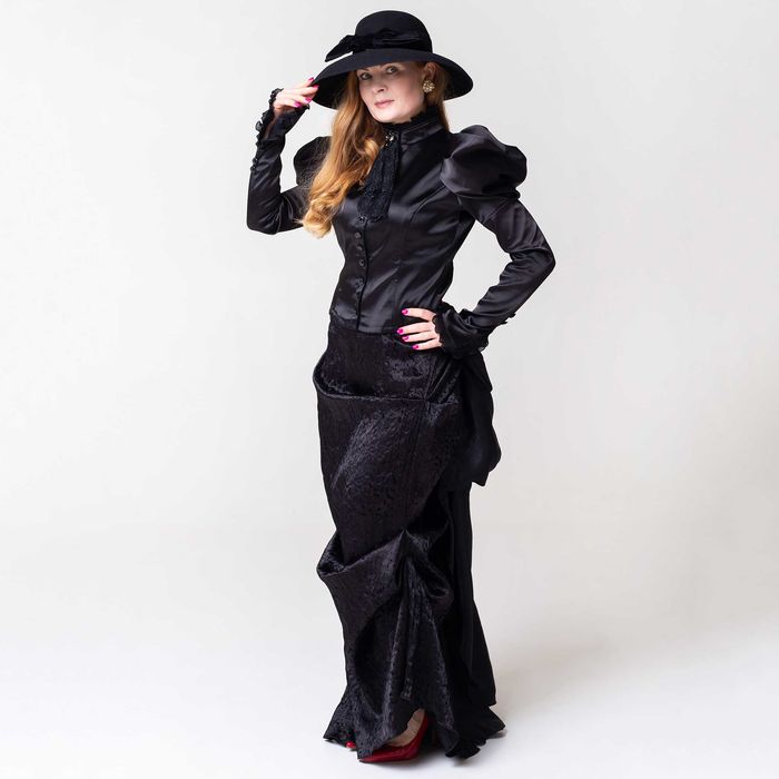 Продам эксклюзивные карнавальные костюмы.