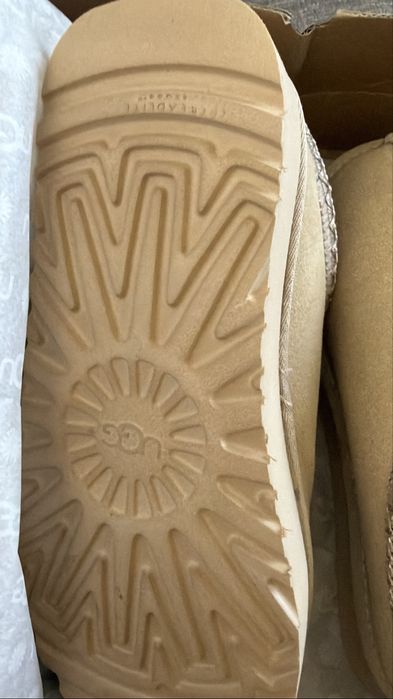 UGG  tazz slipper