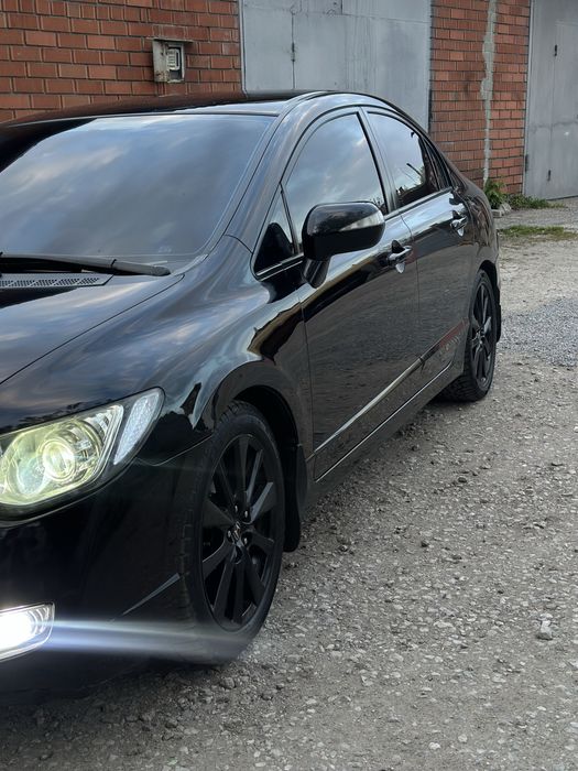 Продам авто Honda Civic 4 D 1.8