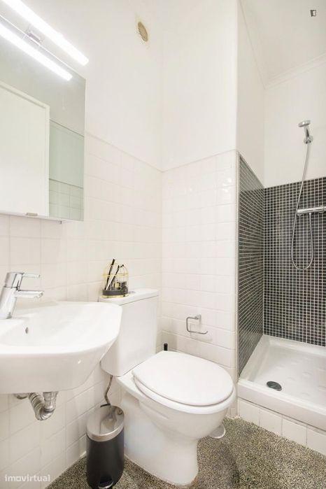 Quarto - localizado em Entrecampos Lisbon