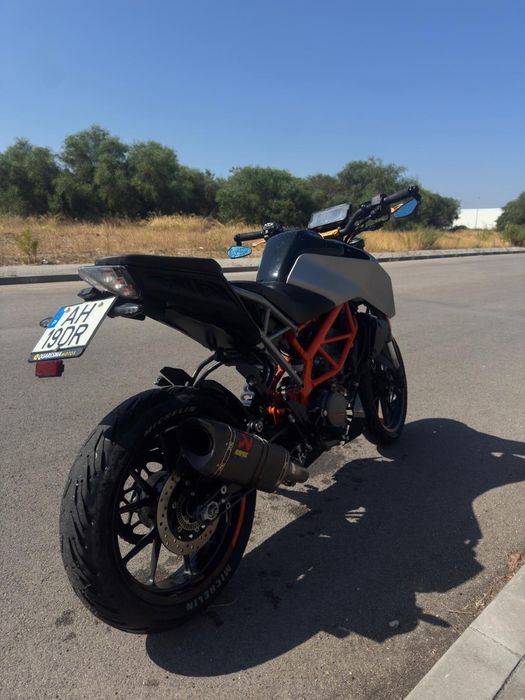 KTM Duke 125 Full Extras | Akrapovic | Como Nova
