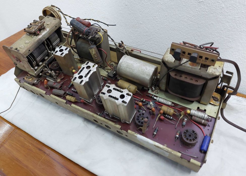 Rádio Phonola Derby Modello 693-C peças