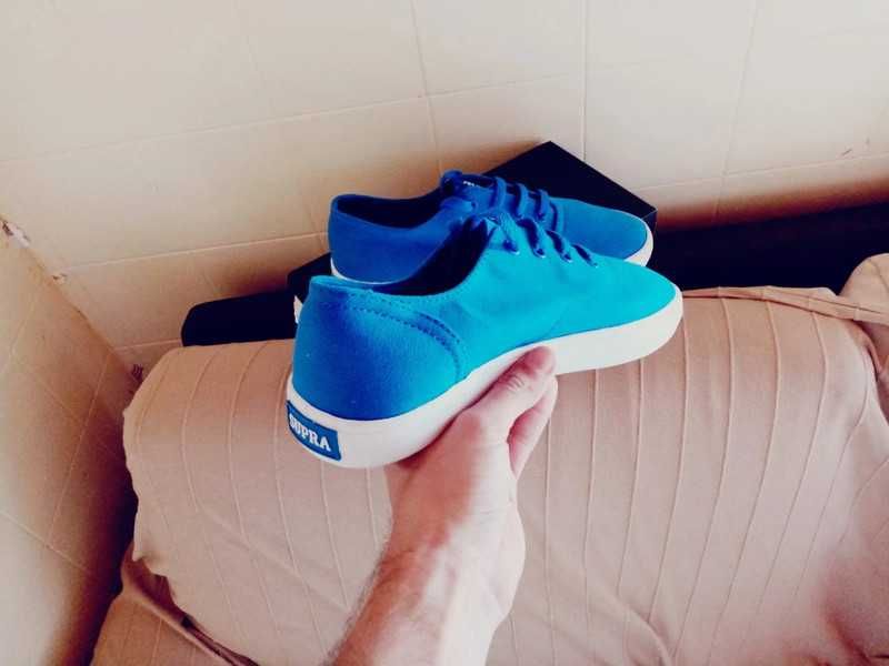 Fantásticas Sapatilhas Azuis Supra novas