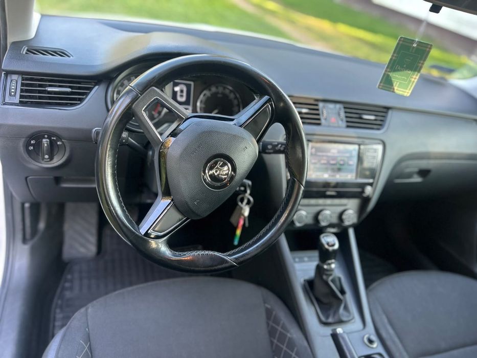 Skoda Octavia 1.6 TDI 115 KM | 2017 r. | 225 tys. km | 2 komplety opon | Zadbana