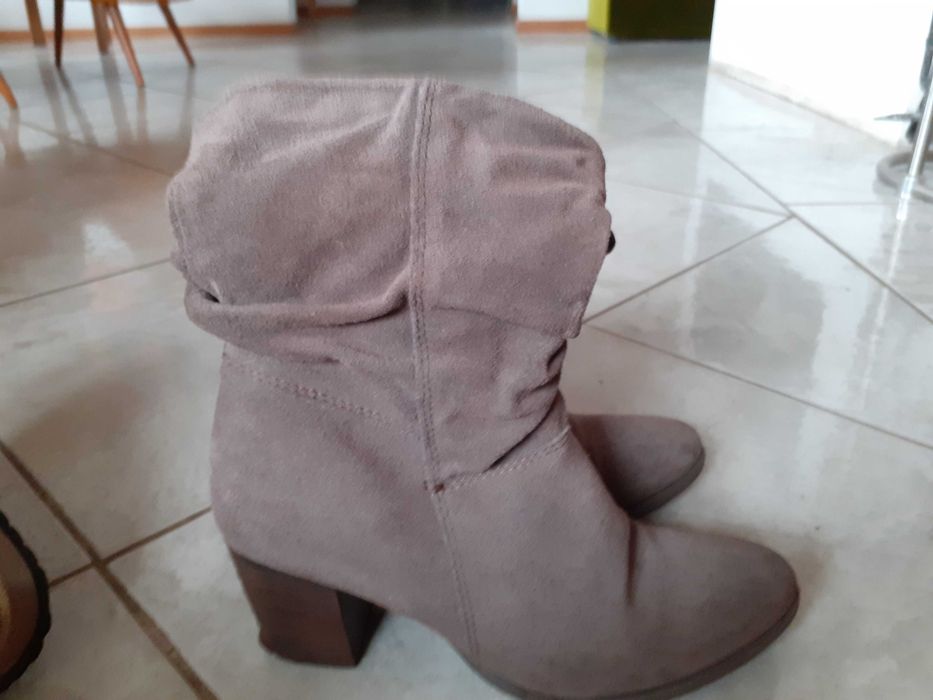 Cafe Moda beżowe botki