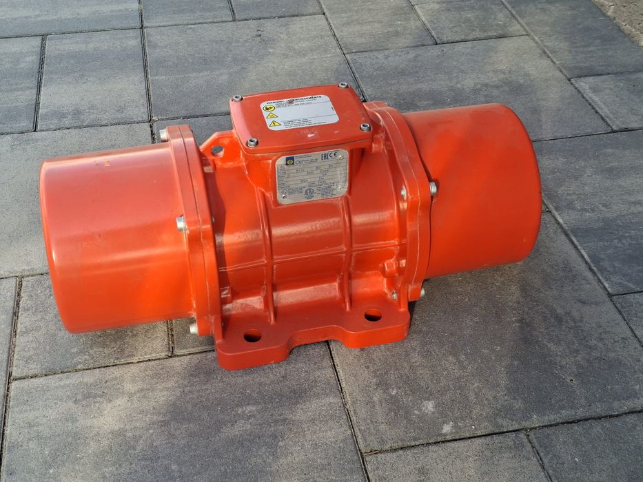 Elktrowibrator 0.55kw 1000obr./min. OLI.   Silnik wibracyjny
