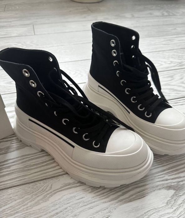 Alexander McQueen кроссовки