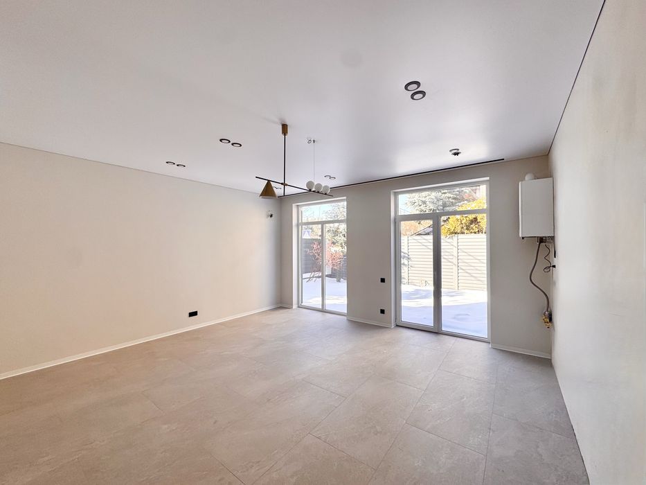 Дуплекс з ремонтом 125м2 вул. Малишка поблизу Кільцевої дороги