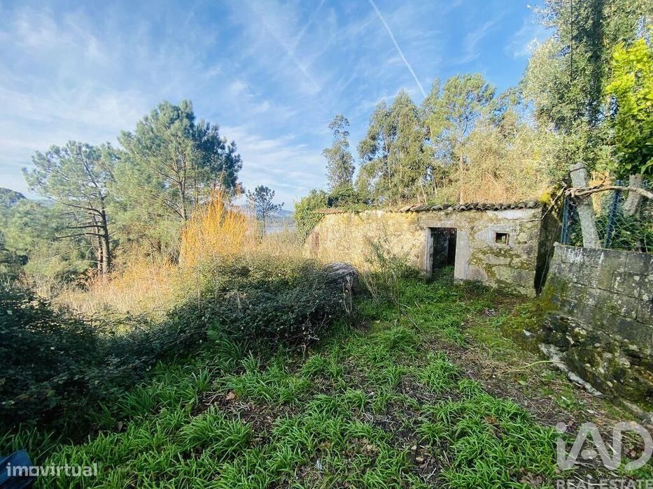 Casa de aldeia em Gondarém de 357,00 m2