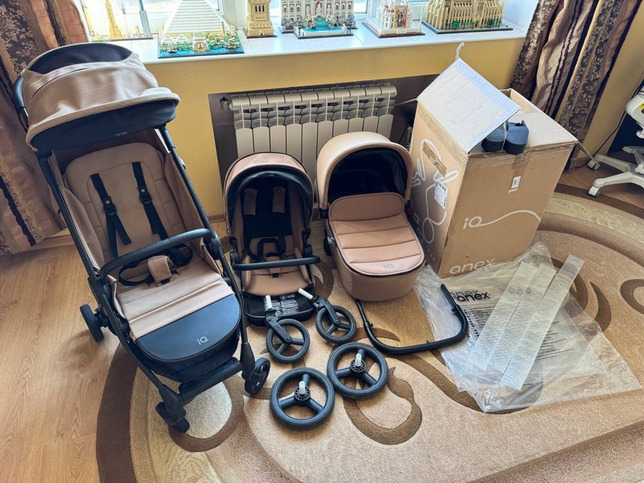 Продам універсальну коляску Anex IQ 3в1 в хорошому стані