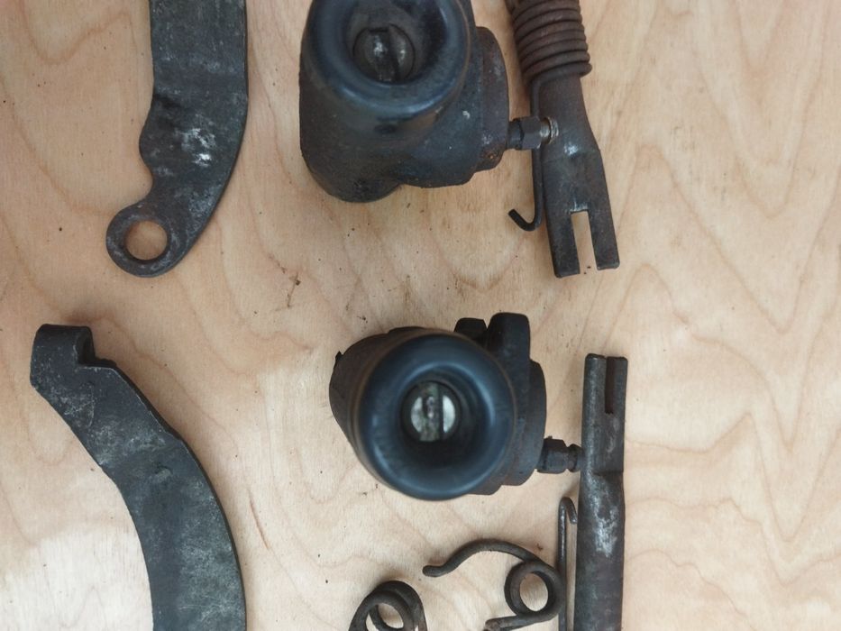 Продам колодки, задние тормозные барабаны, москвич 2141