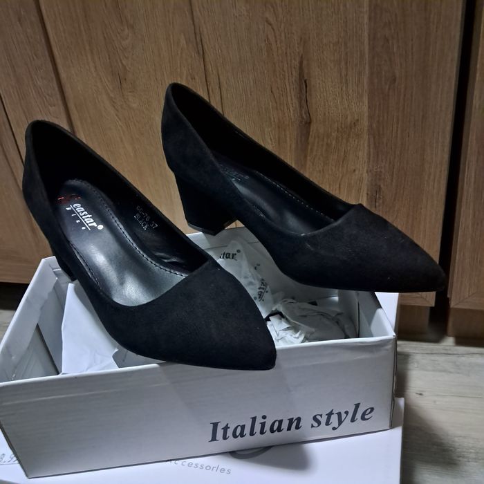 Buty czarne na obcasie