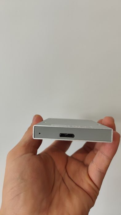 Зовнішній диск з іграми 2 террабайт на x бокс 360  Тошиба Toshiba HDD