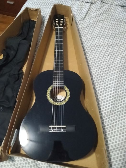 Viola) guitarra nova dentro da caixa