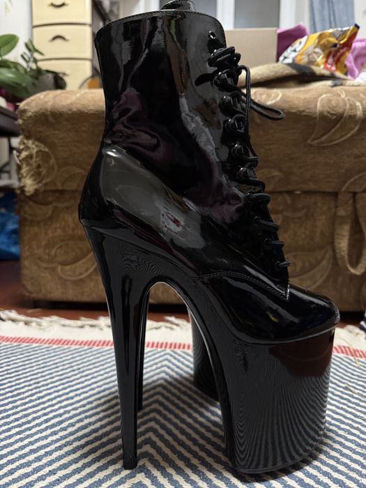 Нові Стріпи Pleaser Shoes Трійка 1020