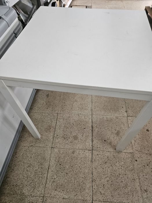 Mesas brancas ikea