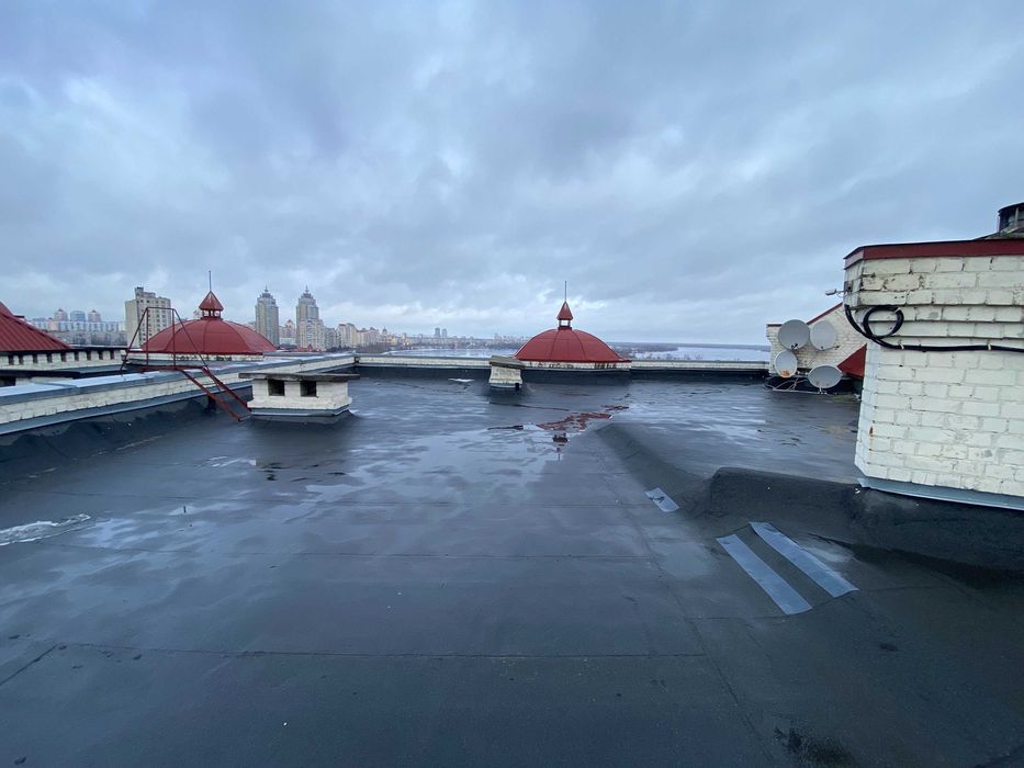 Володимира Івасюка, 10 А, 3 к., 130 м2, видова, від господаря