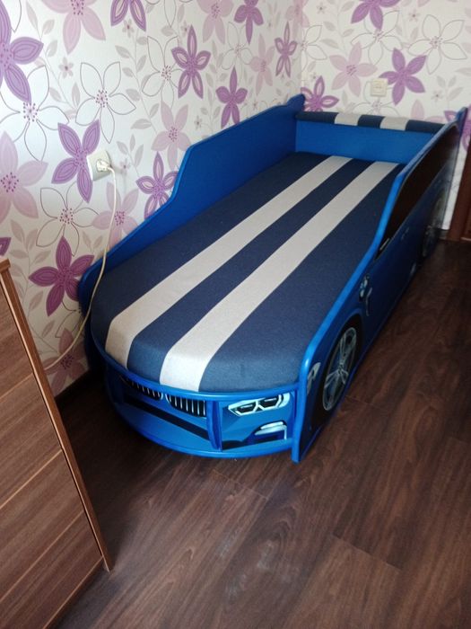 Продам дитяче ліжко автомобіль