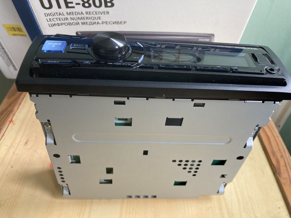 Автомагнитола Alpine + JBL коаксиальные динамики