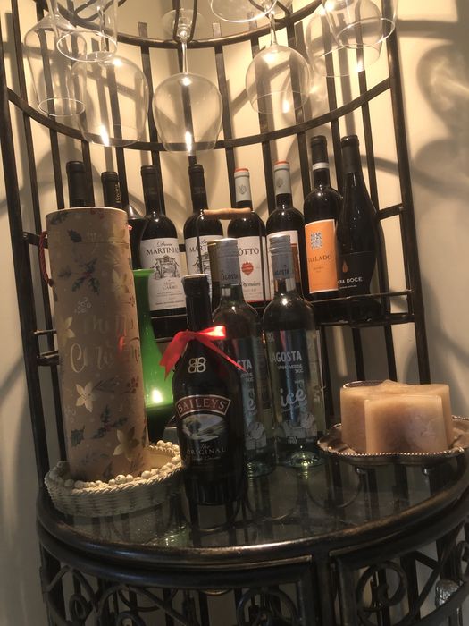 Bar Garrafeira em Ferro Forjado Iluminada