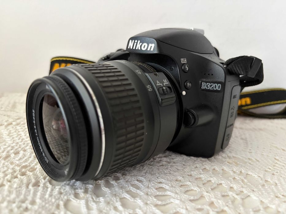 Lustrzanka Nikon D3200 z obiektywem Nikkor AF-S 18-55