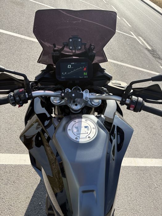 BMW F900XR Triple Black