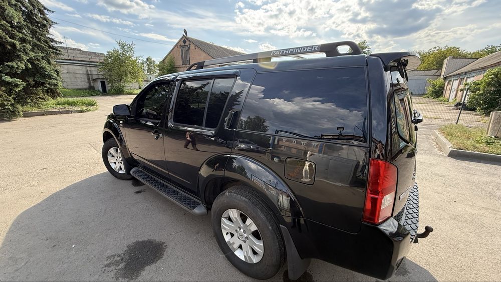 Nissan pathfinder 4л V6