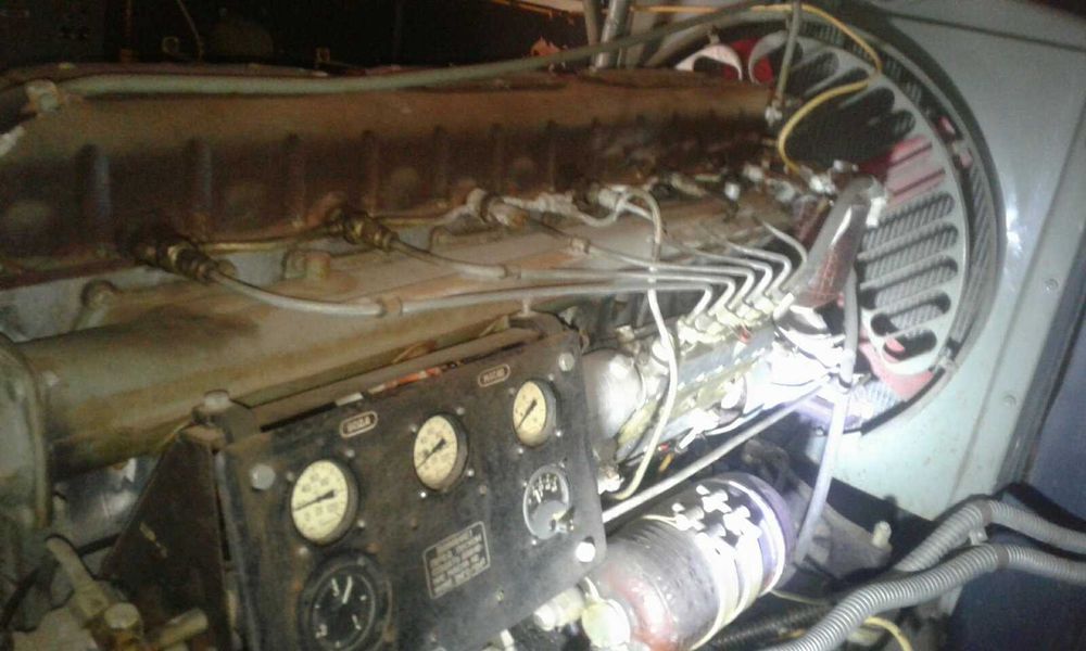 Продам дві 220В дизельелектростанції на 100КВТ+100КВТ