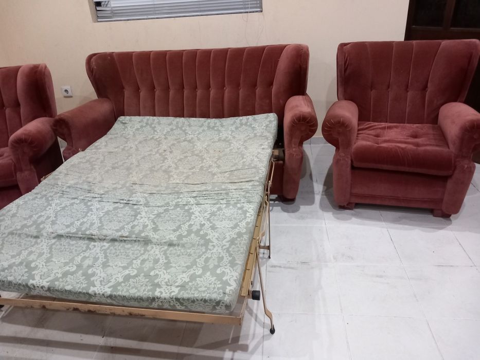 Sofa cama e poltronas