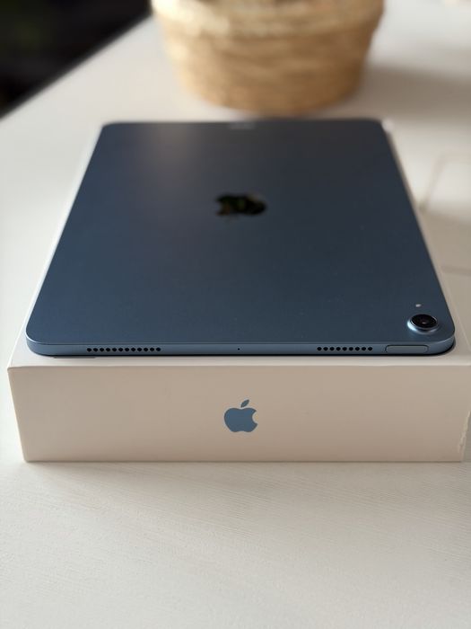 iPad Air M1 64GB 5th Gen - Blue