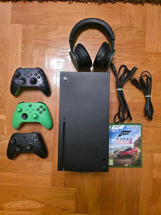 Xbox Series X 1TB, z Blu-Ray, 3 pady, 1 gra, słuchawki, super stan
