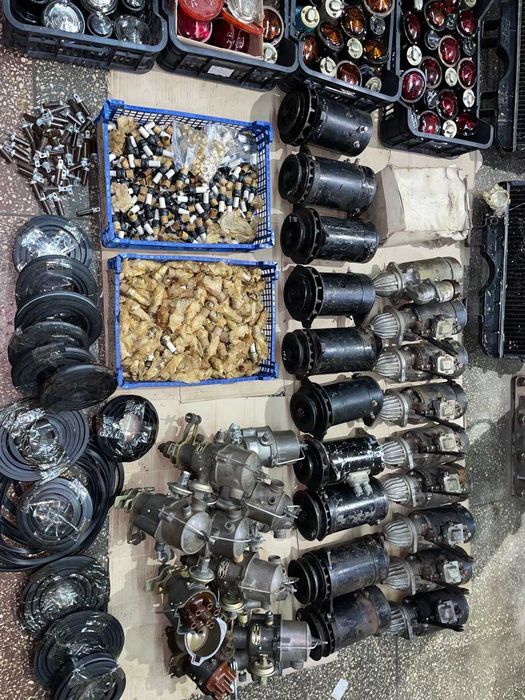 Стартера, генератори, трамблери, свічки, ремні, уплотнителі Зіл 157