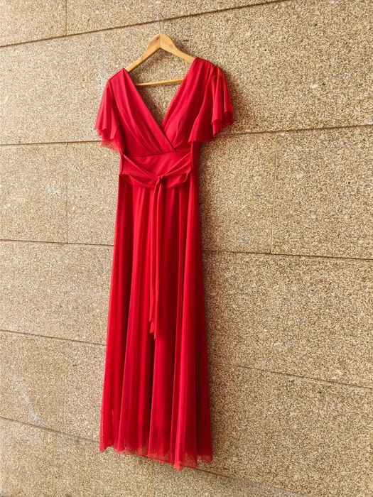 Vestido Vermelho Comprido em Tule com Decote V | Amo&Roma | Tam. Único (M/L), Novo