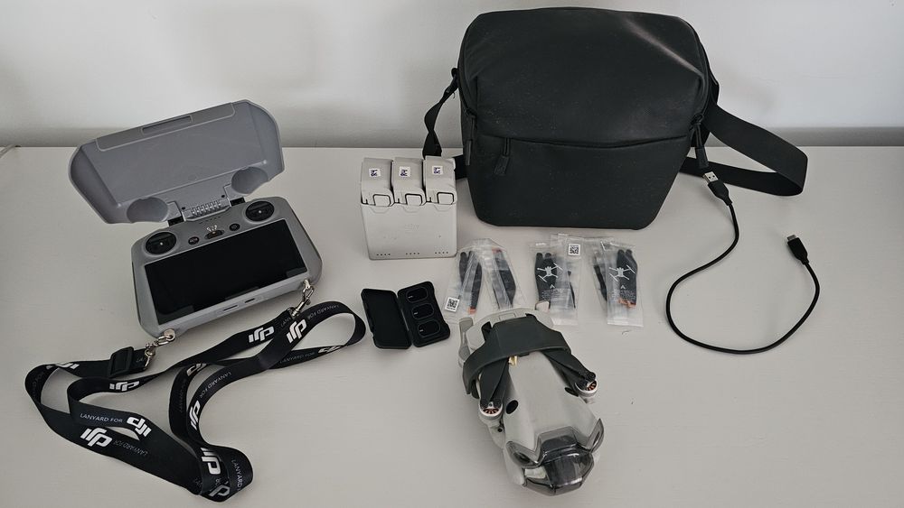 DJI Mini 4 Pro Fly More Combo