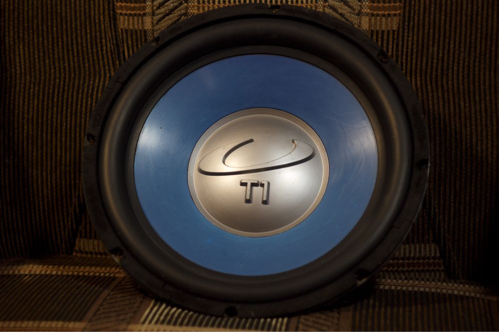 низкочастотный динамик 12"