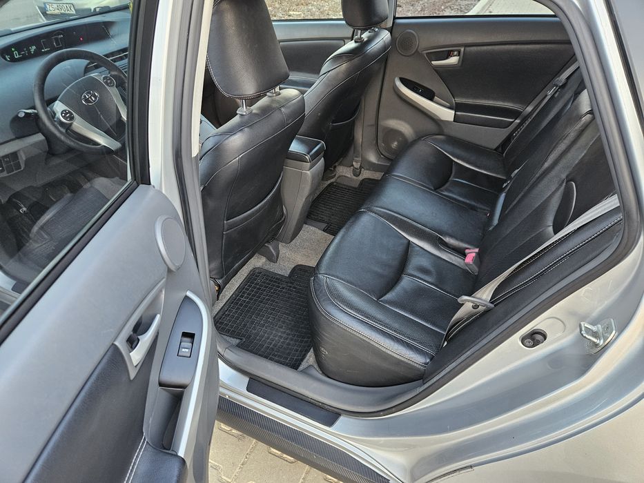 Prius 3 hybryda + LPG**SKÓRY**