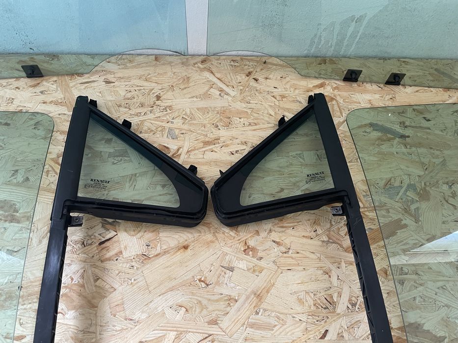 Скло дверей Renault Zoe стекло двери Рено Зое скло ляди стекло кришки