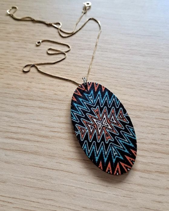 Drewniana zawieszka wisiorek kolorowy wielobarwny boho vintage