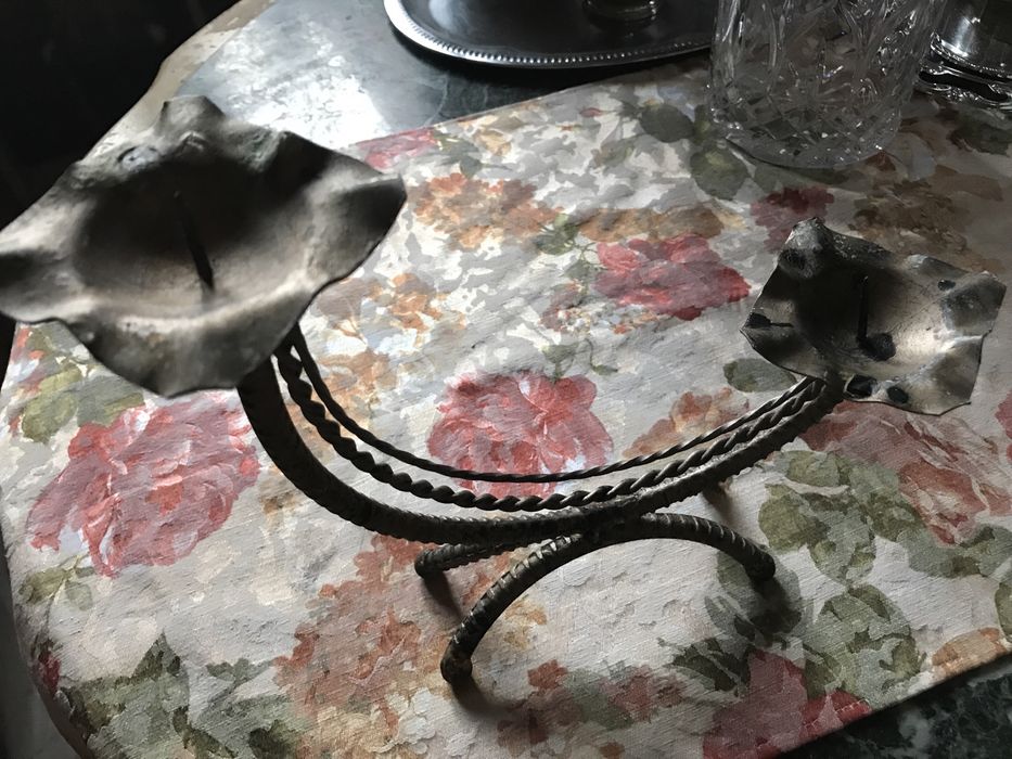 klasyczny świecznik dwuramienny z prl metaloplastyka